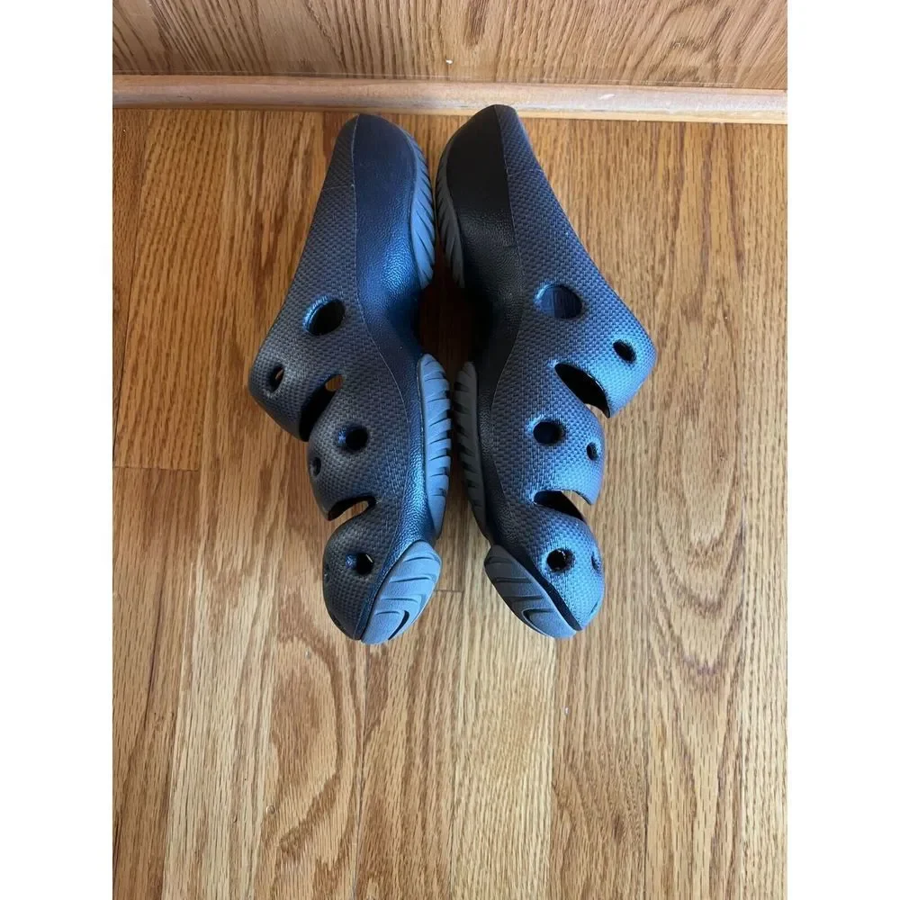 Keen Yogui Arts Clog Men's Size‎ 10 Gray Graphite Lightweight Summer Slip On